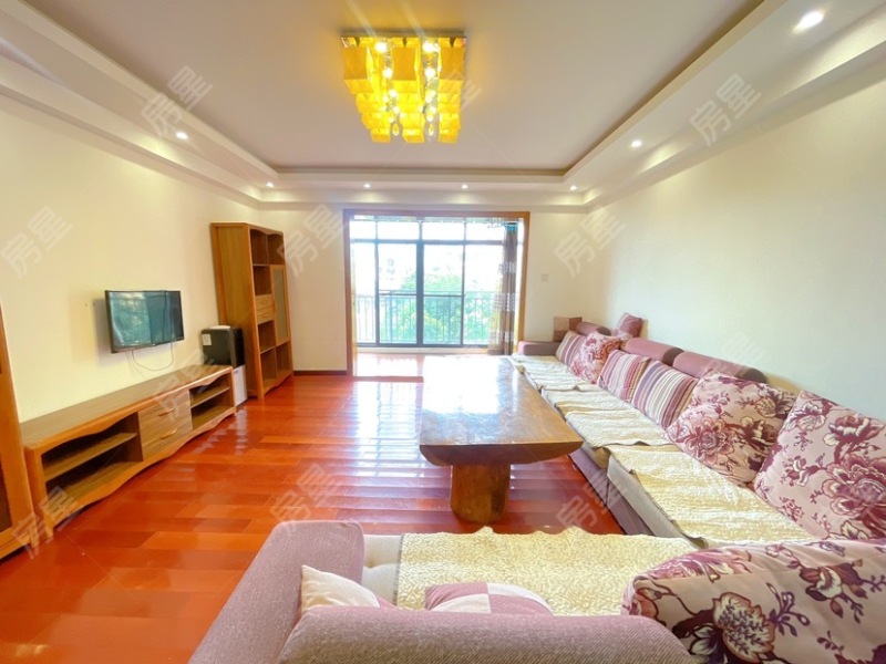 3室2廳2陽(yáng)臺(tái) 未名城A8客廳