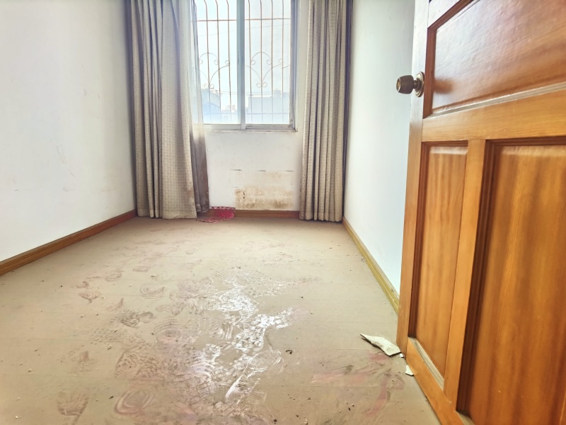 3室2廳1陽(yáng)臺(tái) 省委40號(hào)院臥室