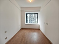 3室2廳2陽(yáng)臺(tái) 大華公園天下東湖苑臥室