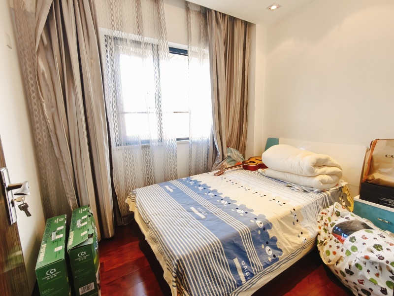 2室2廳1陽臺(tái) 錦尚華庭臥室