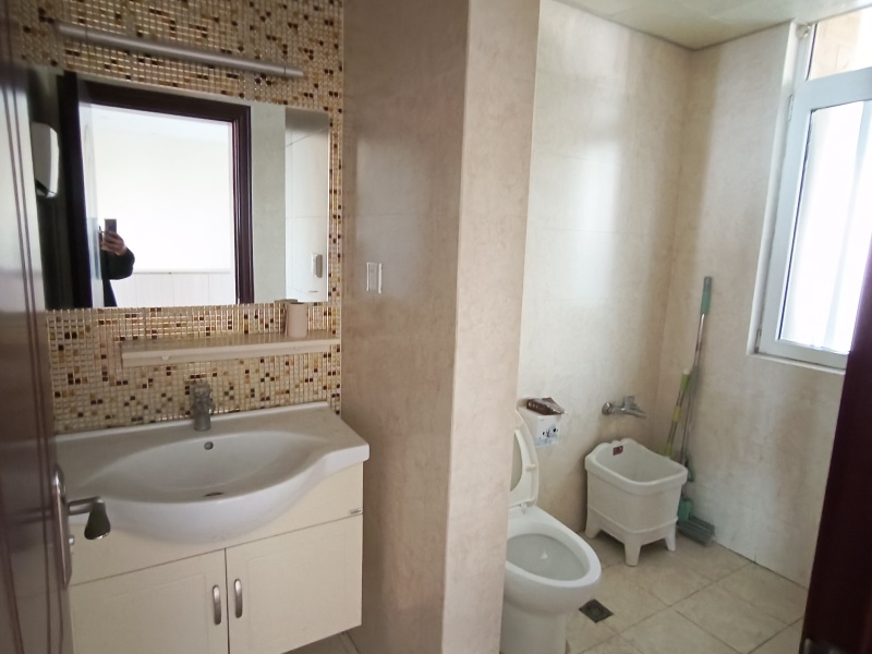 5室2廳3陽臺 世博生態(tài)城云嶺鄰里別墅衛(wèi)生間