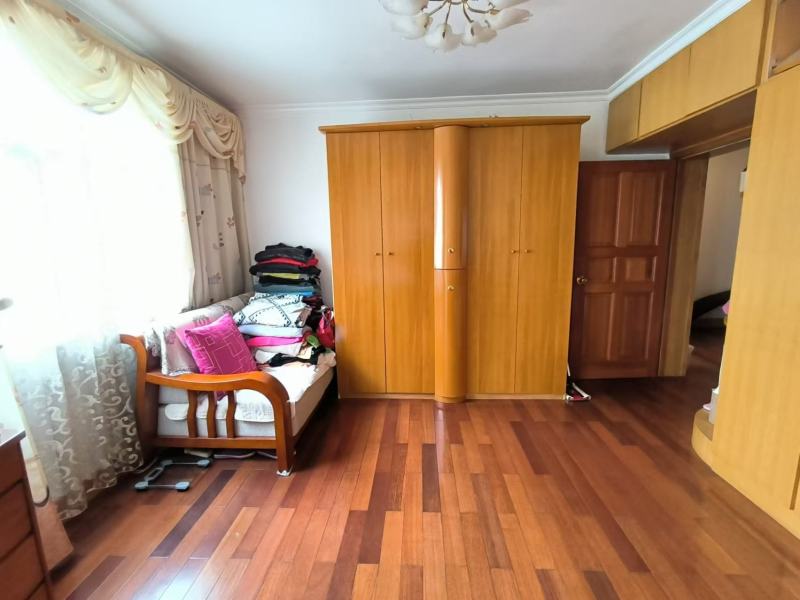 5室2廳3陽臺 金星小區(qū)臥室