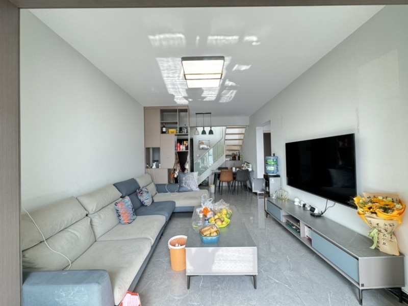 5室2廳2陽臺 保利璽樾璽公館客廳