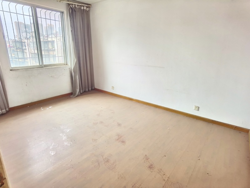 3室2廳1陽(yáng)臺(tái) 省委40號(hào)院臥室