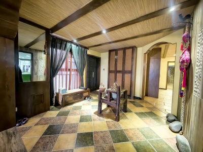 4室2廳2陽臺 彩云間花園門廳