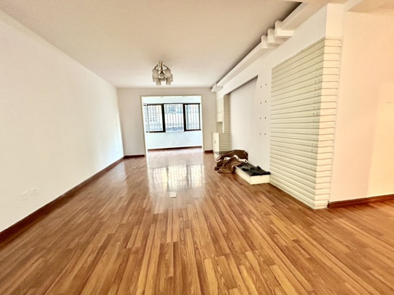 4室2廳1陽臺 白馬小區(qū)客廳