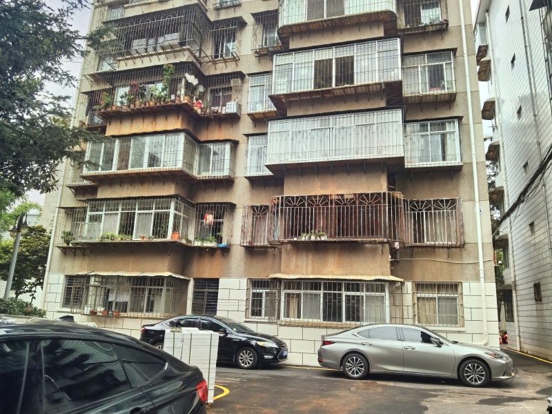 3室2廳1陽(yáng)臺(tái) 省委40號(hào)院其他