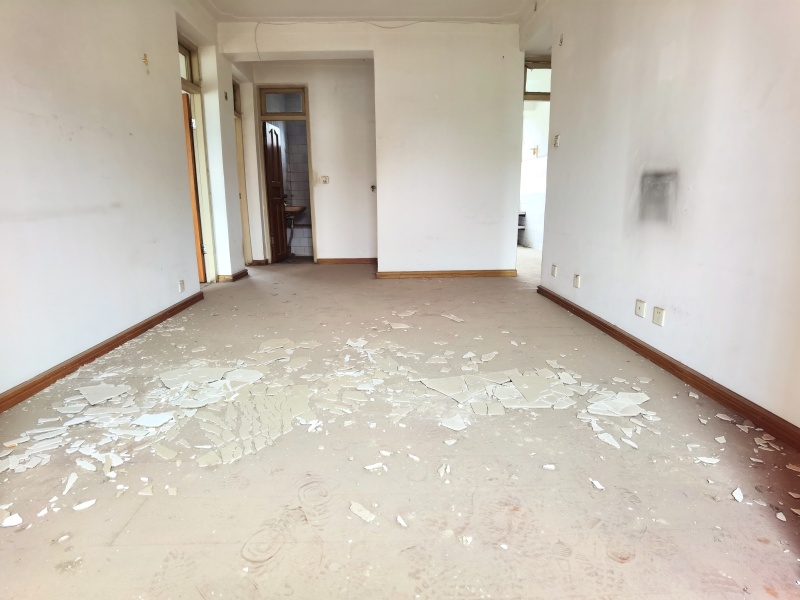 3室2廳1陽(yáng)臺(tái) 省委40號(hào)院客廳