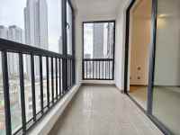 3室2廳2陽(yáng)臺(tái) 大華公園天下東湖苑陽(yáng)臺(tái)