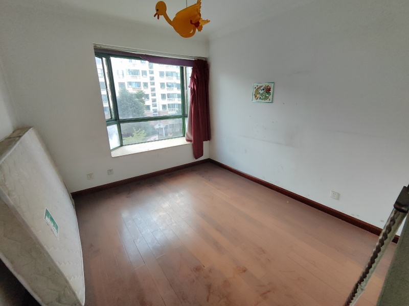 4室2廳2陽(yáng)臺(tái) 江東花城臥室