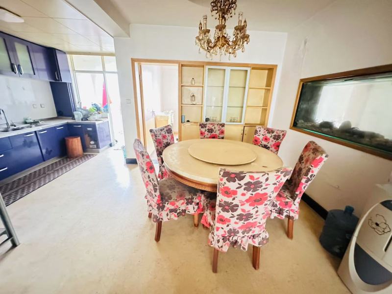 5室2廳3陽臺 葵花公社餐廳