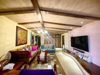 4室2廳2陽臺 彩云間花園客廳