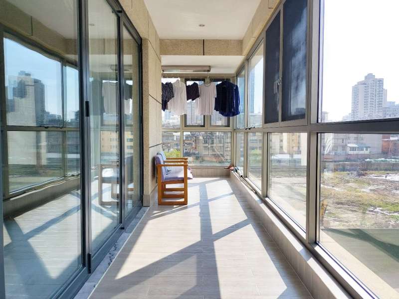 5室2廳2陽臺 俊發(fā)逸天峰陽臺