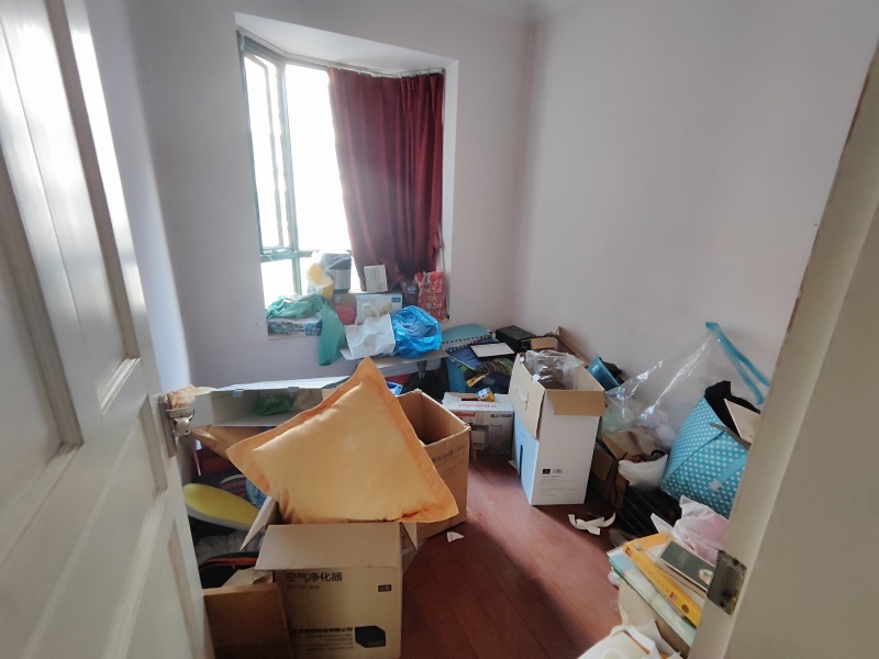 4室2廳2陽(yáng)臺(tái) 江東花城臥室