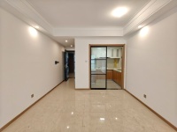 3室2廳2陽(yáng)臺(tái) 大華公園天下東湖苑餐廳