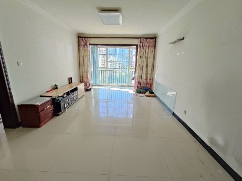 2室2廳1陽臺 遠(yuǎn)洋風(fēng)景客廳