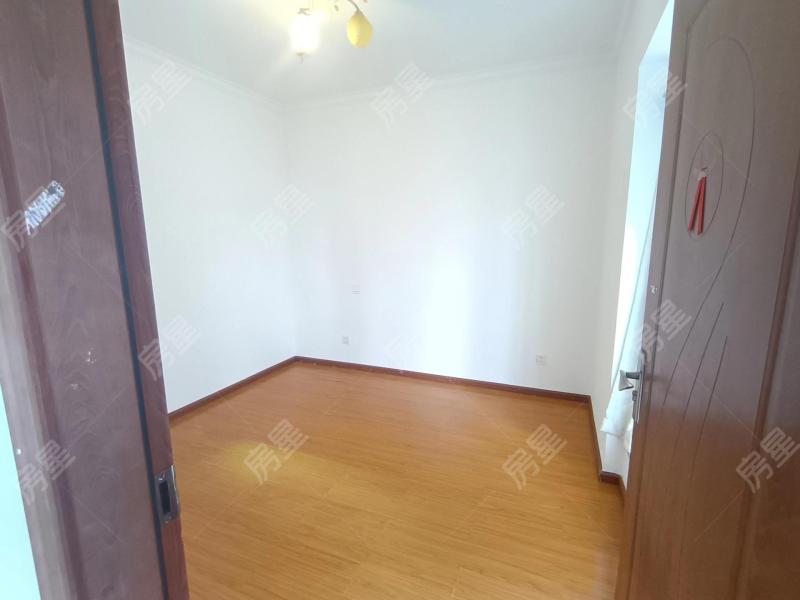 2室2廳1陽臺 西城時代A3地塊錦繡苑臥室