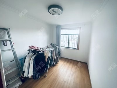 4室2廳3陽(yáng)臺(tái) 金實(shí)小區(qū)誠(chéng)實(shí)園