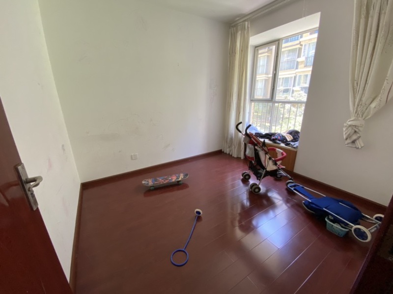 4室2廳2陽(yáng)臺(tái) 金色交響家園春鶯組團(tuán)臥室