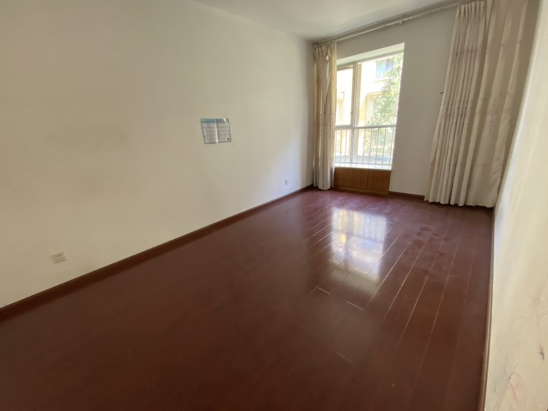 4室2廳2陽(yáng)臺(tái) 金色交響家園春鶯組團(tuán)臥室