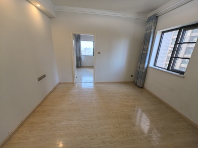 1室1廳1陽臺(tái) 保利中心