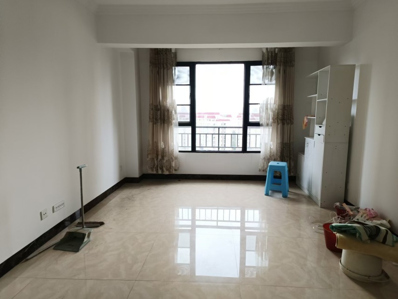 2室2廳1陽臺(tái) 蘭亭上錦二期客廳