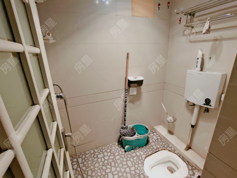 4室2廳2陽臺 江東花城衛(wèi)生間