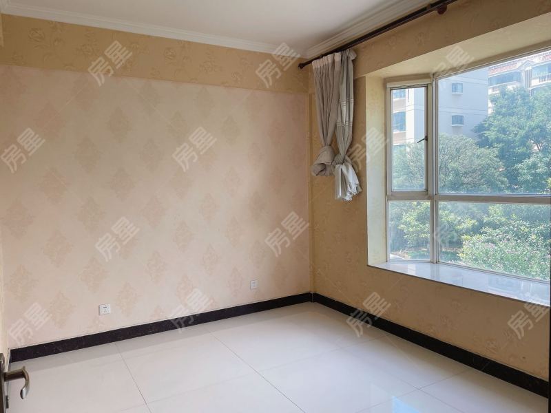 4室2廳2陽臺 江東花城臥室