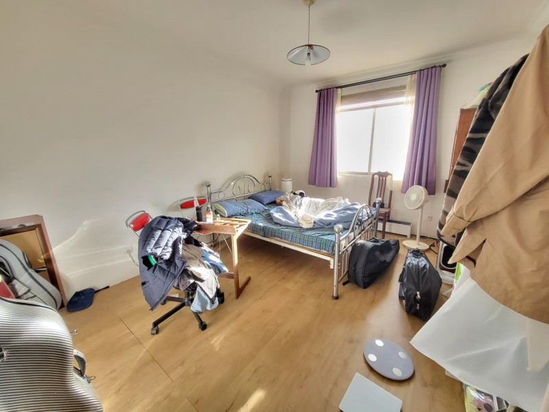 4室2廳 月牙塘小區(qū)臥室