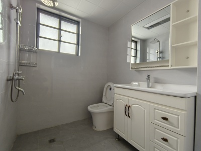 3室2廳2陽臺 經(jīng)典明苑