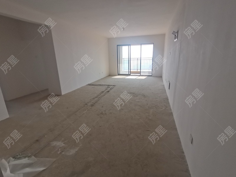 4室2廳2陽臺 恒泰滇池名門壹號院水語自然苑客廳