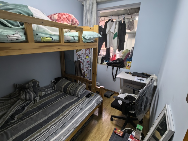 2室2廳1陽臺 麻線營小區(qū)臥室