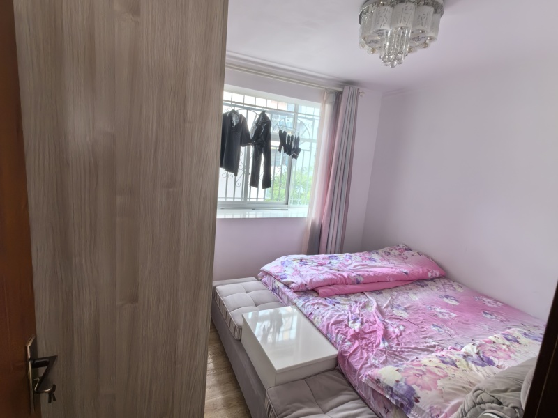 2室2廳1陽臺 麻線營小區(qū)臥室