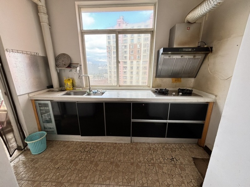 4室2廳2陽(yáng)臺(tái) 銀河星辰花園廚房