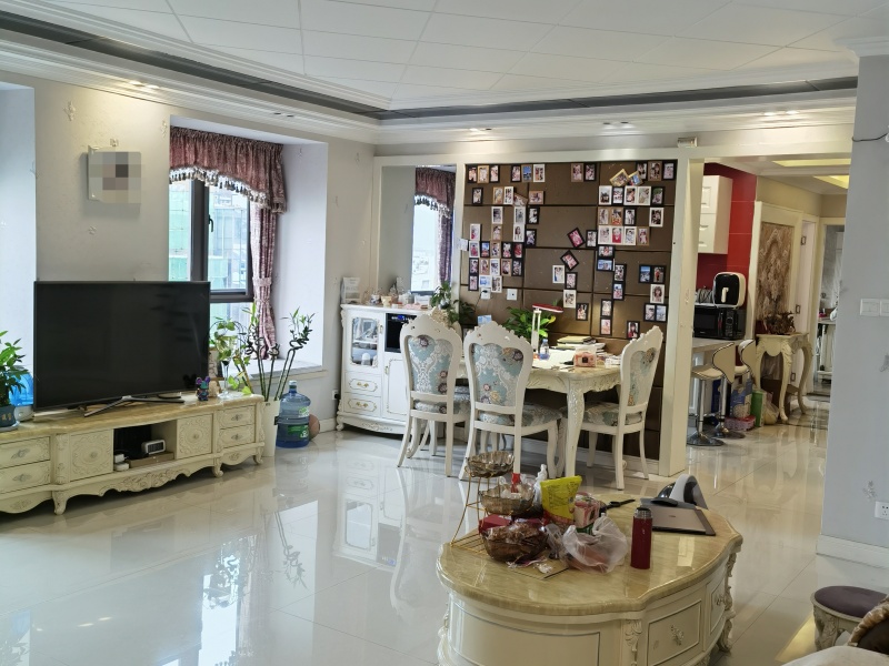 3室2廳2陽(yáng)臺(tái) 紅星國(guó)際檀宮餐廳