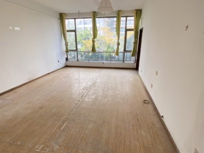 3室2廳1陽臺(tái) 金童花園