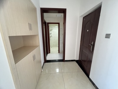 3室2廳2陽臺 潤城十一區(qū)