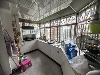 2室2廳1陽臺 麻線營小區(qū)廚房