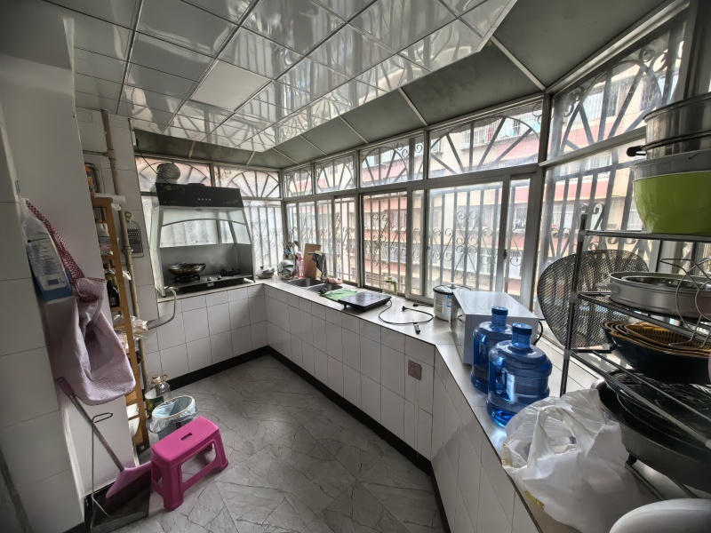 2室2廳1陽臺 麻線營小區(qū)廚房