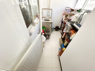 3室2廳1陽(yáng)臺(tái) 江東小康城陽(yáng)臺(tái)