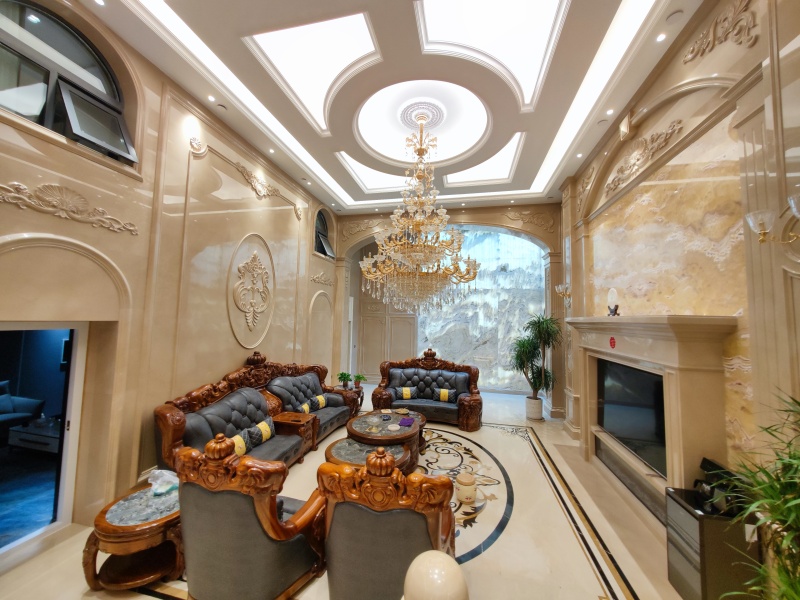 10室3廳3陽臺 春城首府別墅客廳