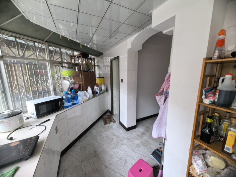 2室2廳1陽臺 麻線營小區(qū)廚房