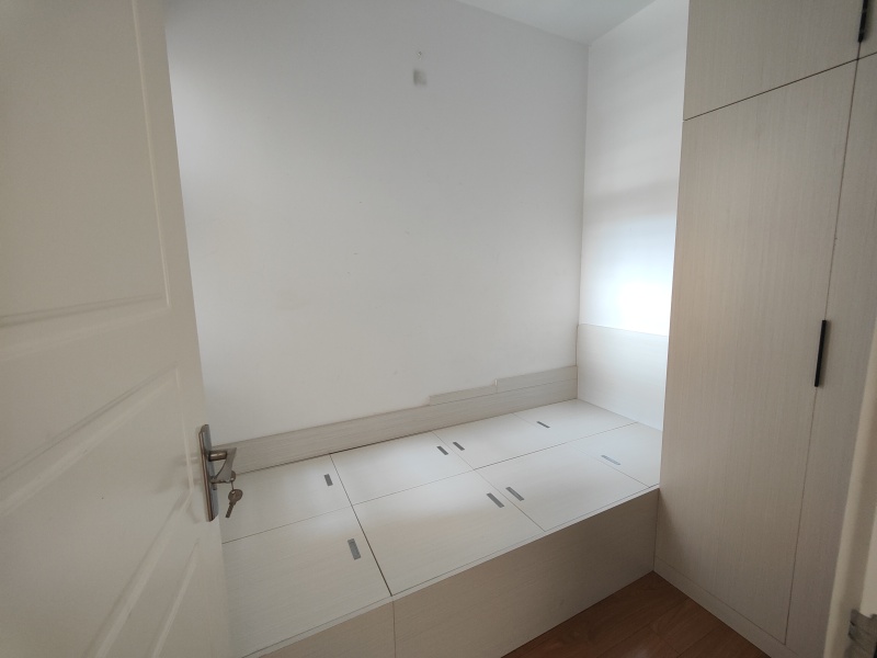 3室2廳1陽(yáng)臺(tái) 候谷花園臥室