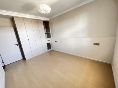 2室1廳1陽臺(tái) 汽車運(yùn)輸總站單位房