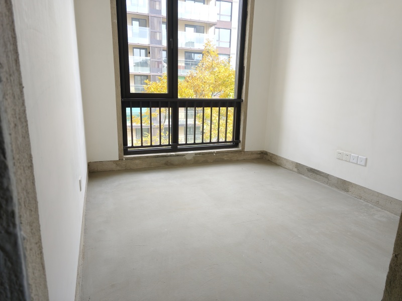 5室2廳2陽(yáng)臺(tái) 華夏四季二期其他