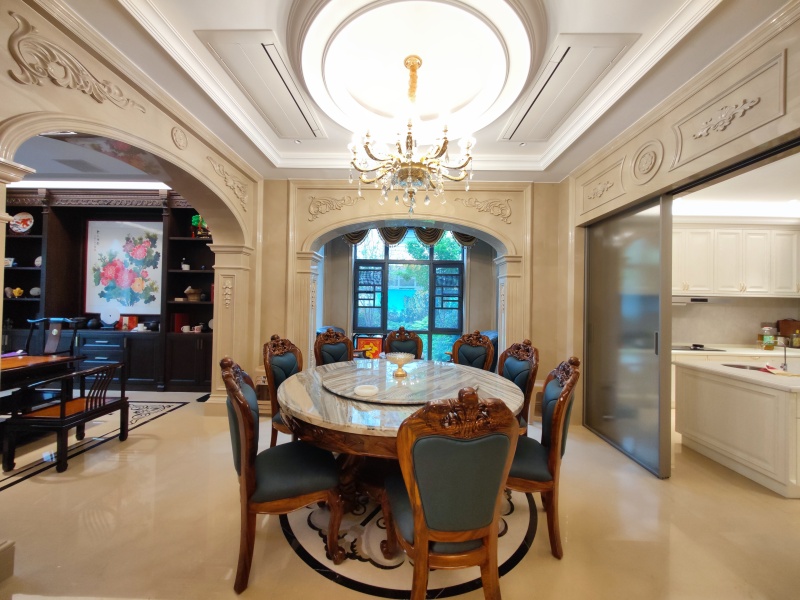 10室3廳3陽臺 春城首府別墅餐廳