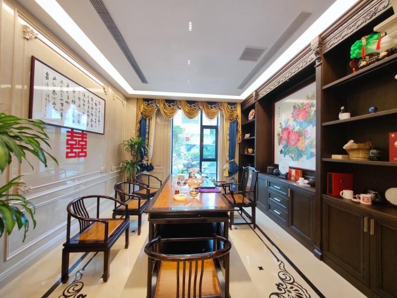 10室3廳3陽臺 春城首府別墅書房