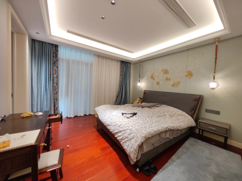 10室3廳3陽臺 春城首府別墅臥室