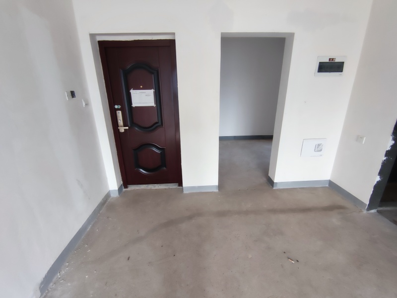 4室2廳2陽臺 林肯公園一期門廳