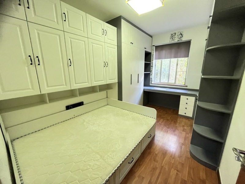 4室2廳2陽臺 時代年華錦華苑臥室